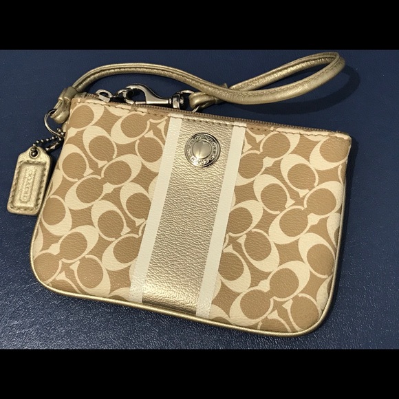 Coach beige/cream/gold sig C leather wristlet - Picture 3 of 15